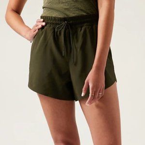 Athleta Crossroads Short